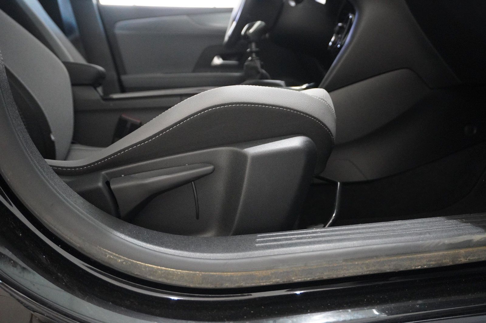 Fahrzeugabbildung Opel Mokka ELEGANCE 1.2T NAVI/LED/KAMERA/SPORT/DAB+