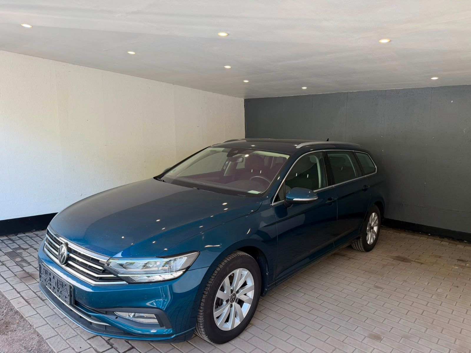 Volkswagen Passat Variant - 1