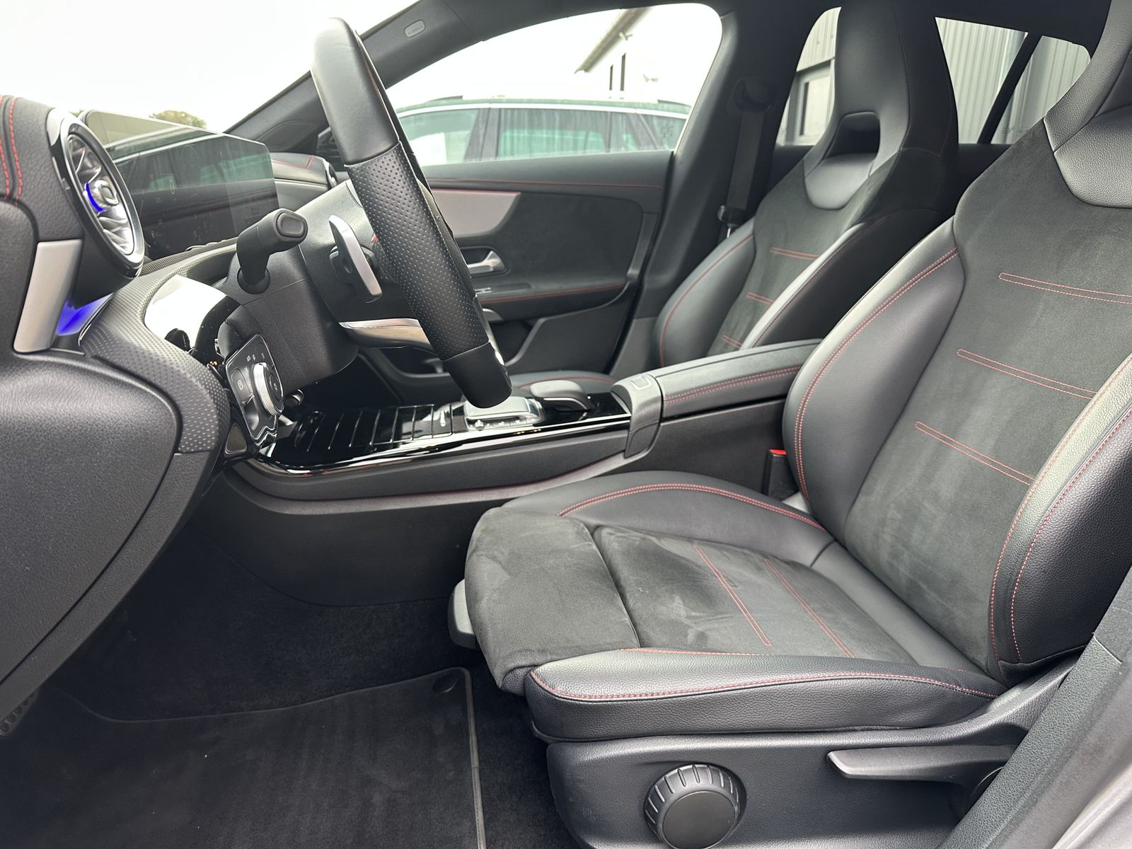 Fahrzeugabbildung Mercedes-Benz CLA 220d Shooting Brake 4Matic AMG-Line NAV+LED