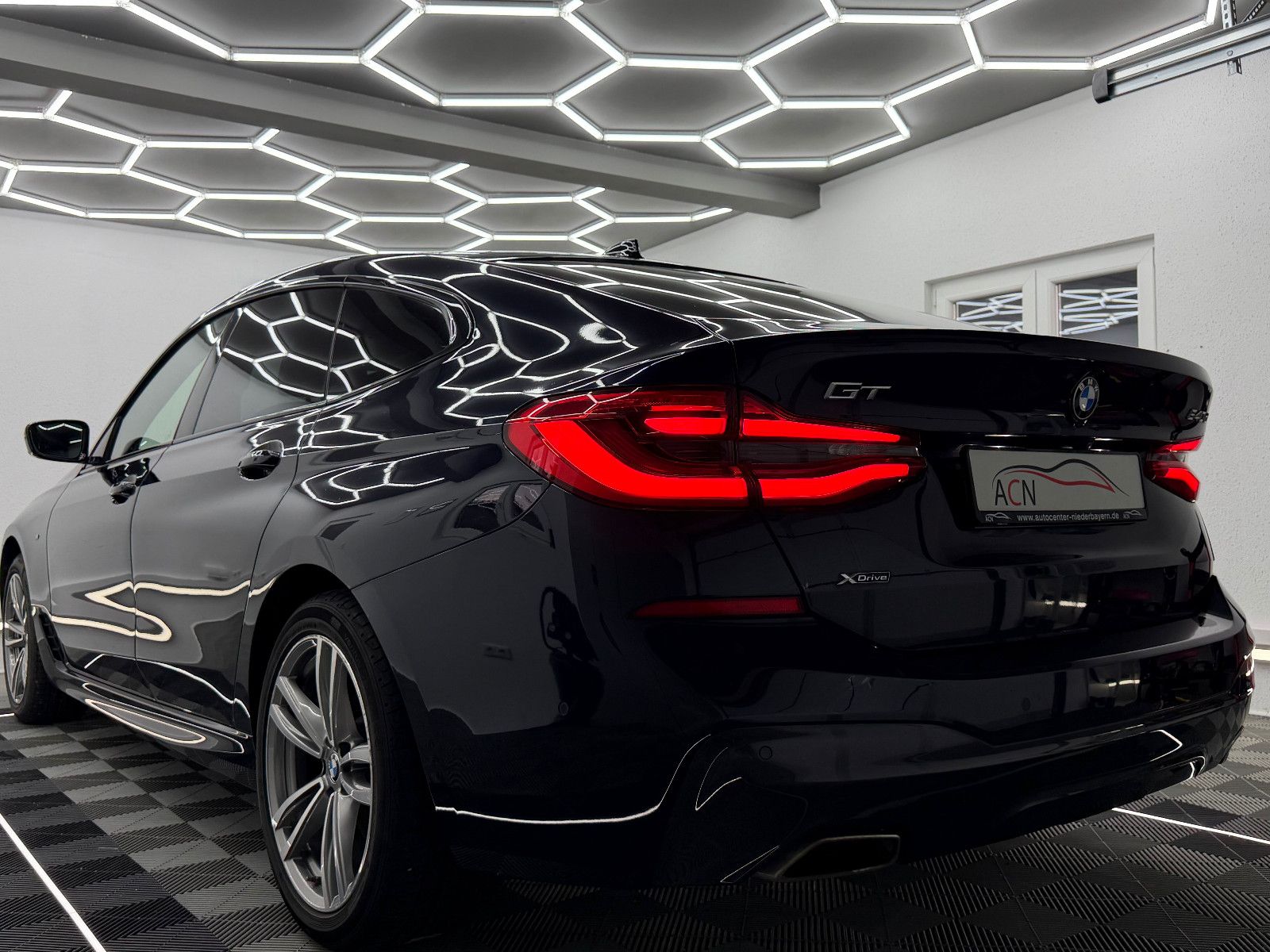 Fahrzeugabbildung BMW 640 d xDrive M SPORT/LED/AHK/HuD/PANO/ACC/H&K