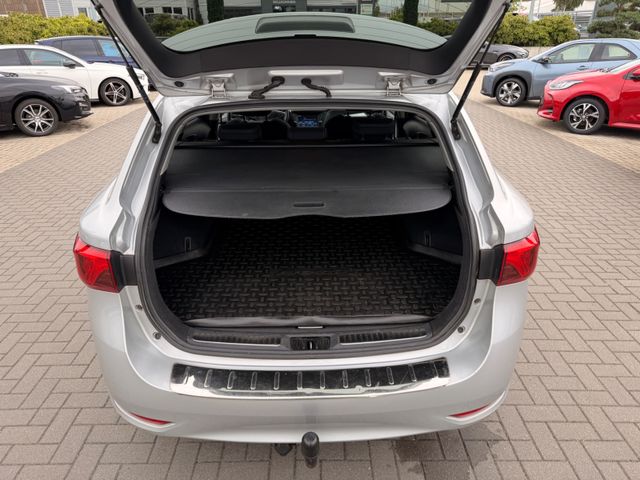 Toyota Avensis 1,8-l-Valvem. Touring Sports AHK SHZ