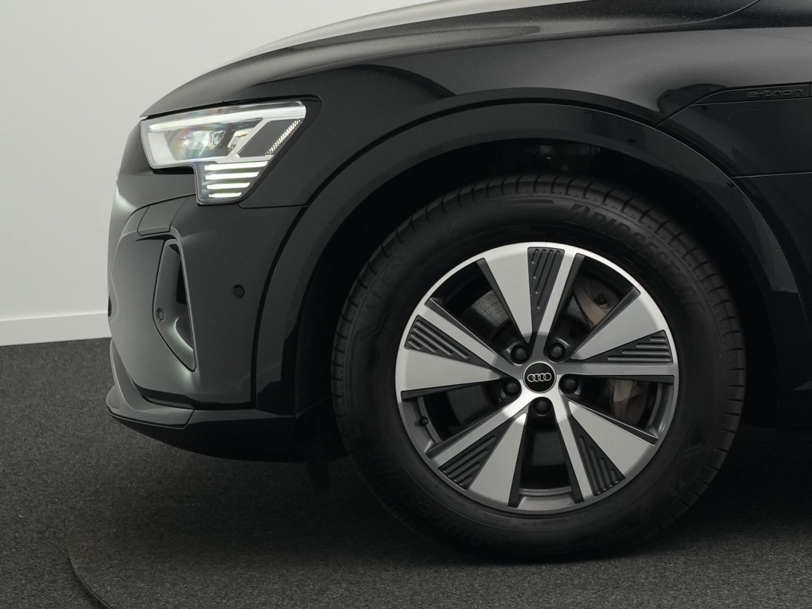 Audi Q8 e-tron - Bild 17