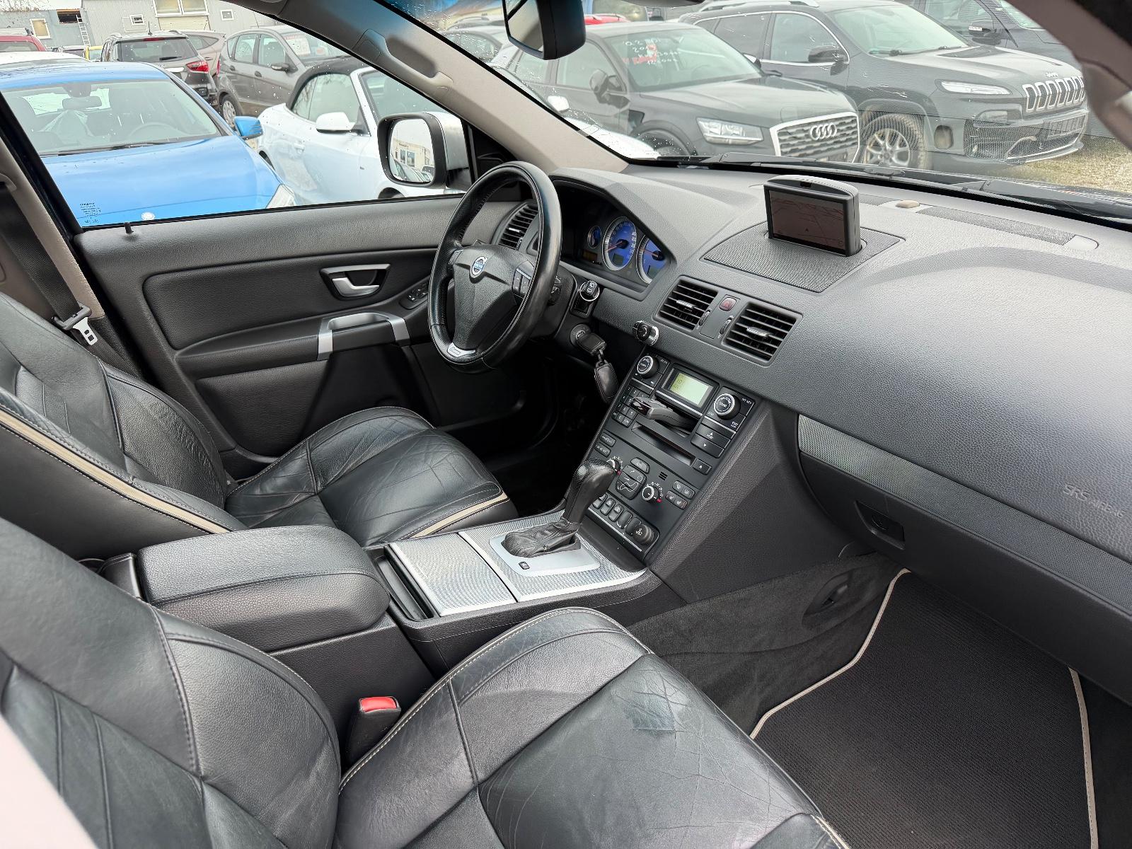 VOLVO XC90 D5 185 CH 4X4 BVA R-DESIGN 7 PLACES CUIR - GPS - XENON - ATTELAGE - 234000 km