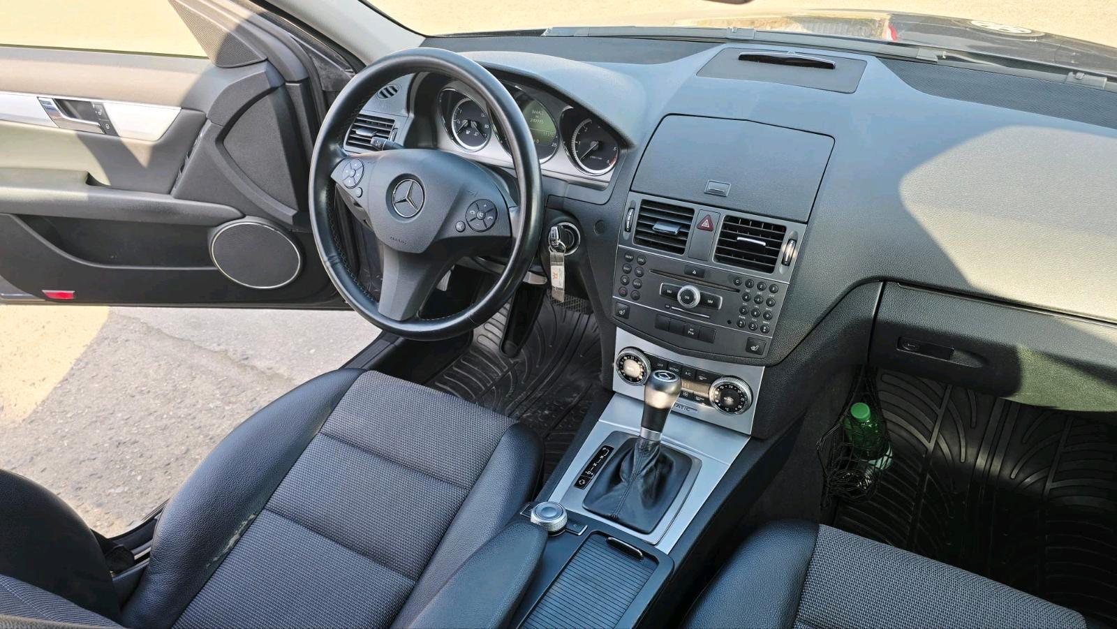 Mercedes-Benz C250 2010 — photo 10