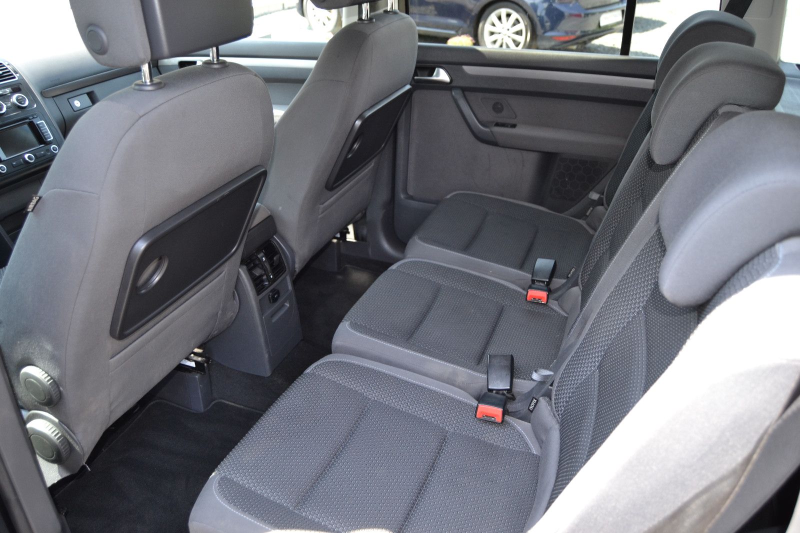 Fahrzeugabbildung Volkswagen Touran Comfortline BMT/AUTOMATIK/NAVIGATION/AHK/