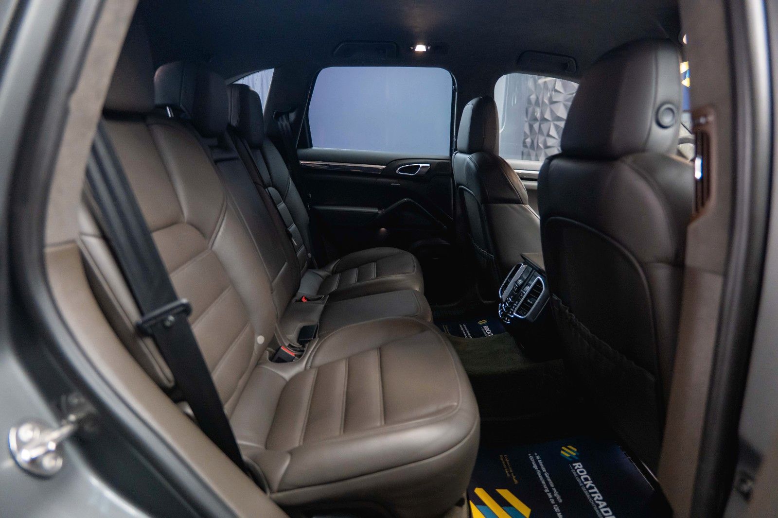 Fahrzeugabbildung Porsche Cayenne S Sport-Design Paket Carbon KERAMIK *LED