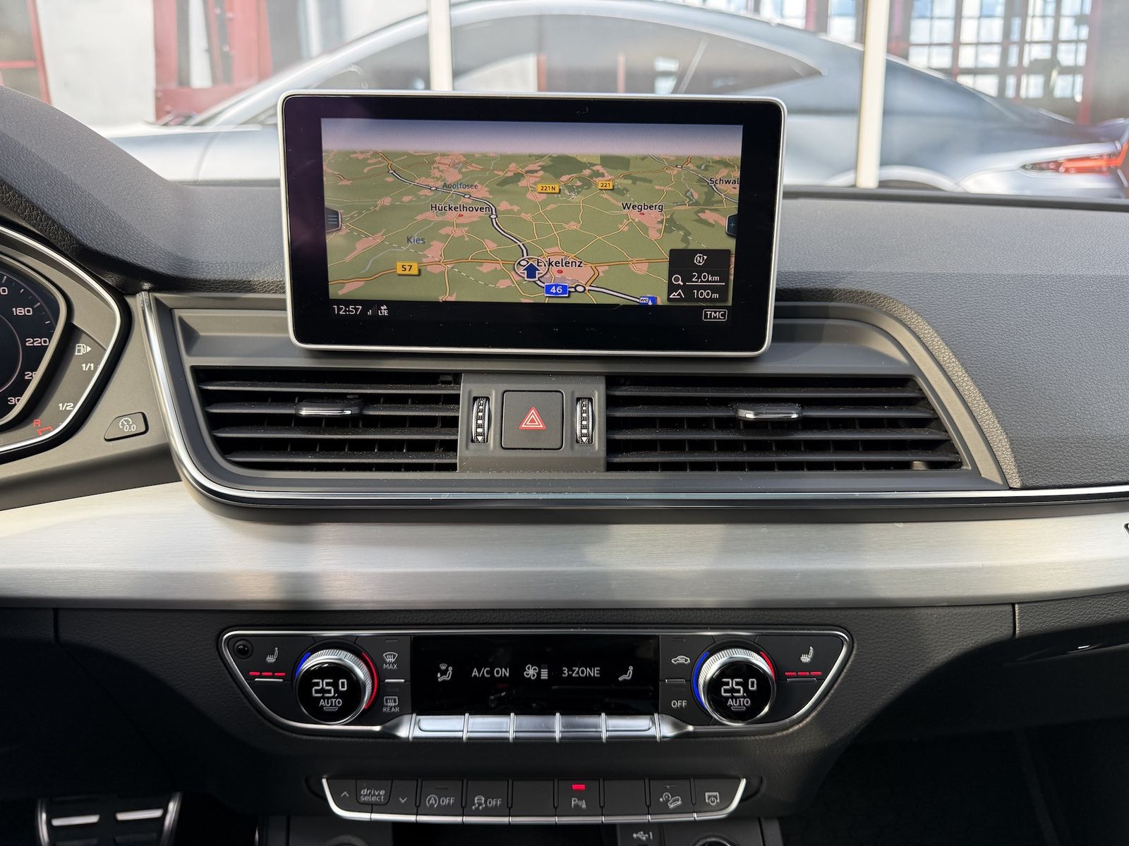 Fahrzeugabbildung Audi Q5 40 TDI qu. Sport S-LINE|NAVI|R-KAMERA|PANO