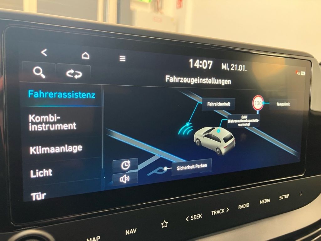 Fahrzeugabbildung Hyundai BAYON 1.0 T-GDI 7-DCT Blackline AUT Akustikglas