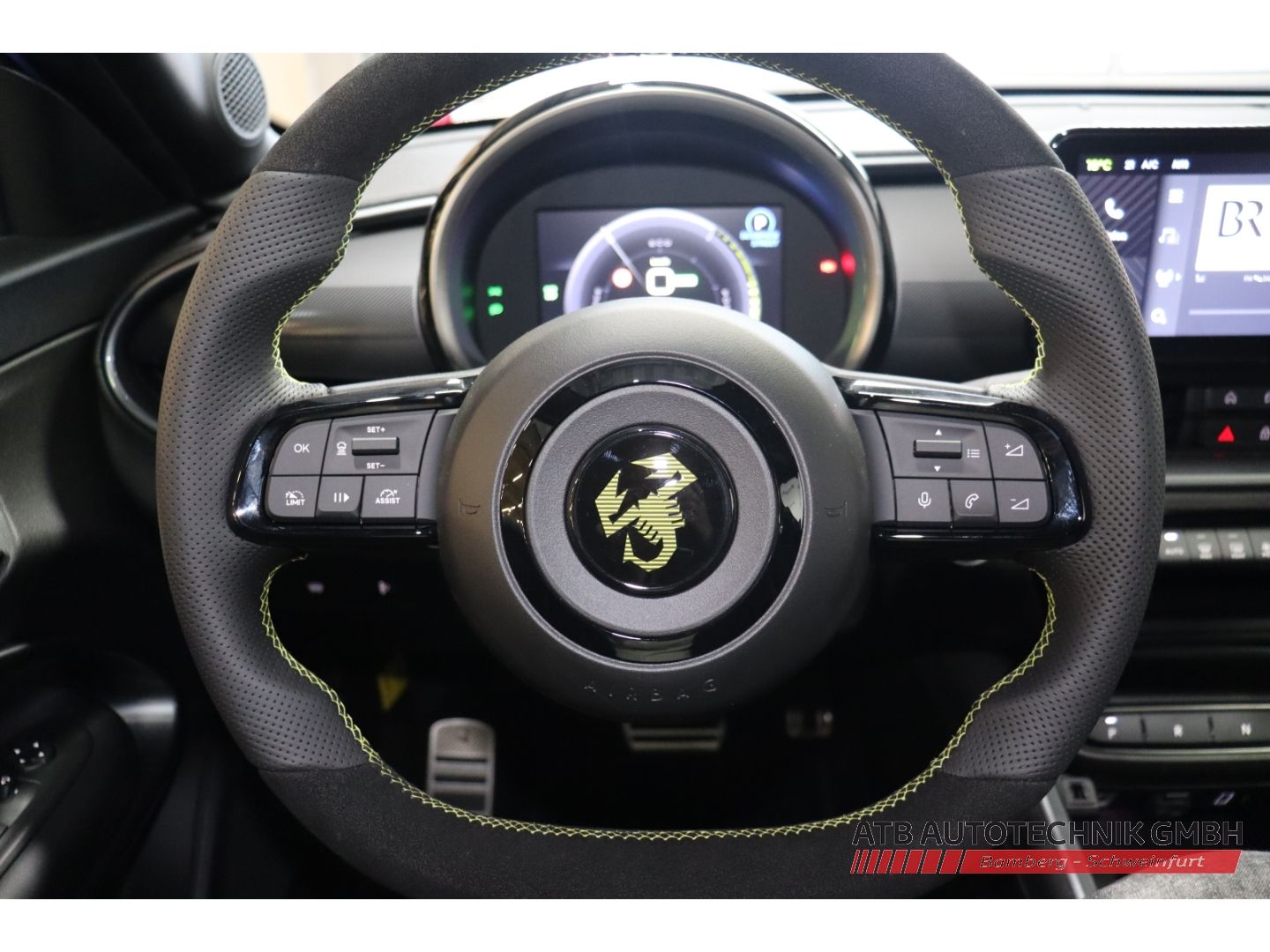 Fahrzeugabbildung Abarth 600e Scorpionissima 280 PS Navi LED PDCv+h Totwi