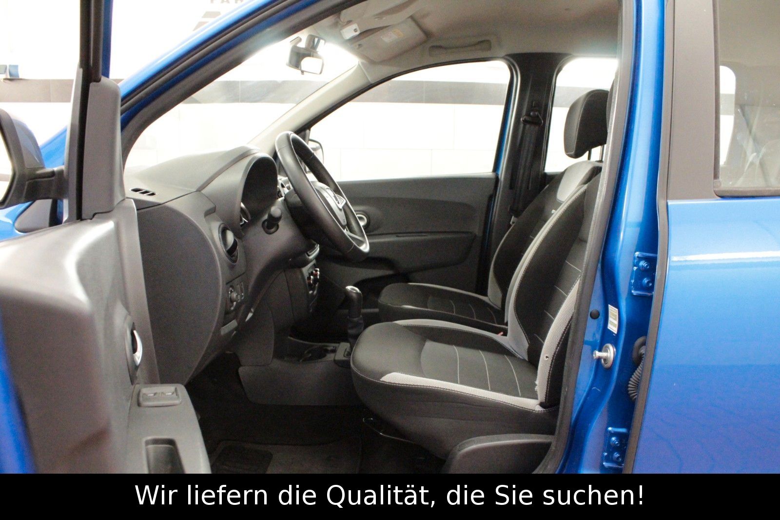 Fahrzeugabbildung Dacia Lodgy SCe 100 Stepway*7-Sitzer*Navi*