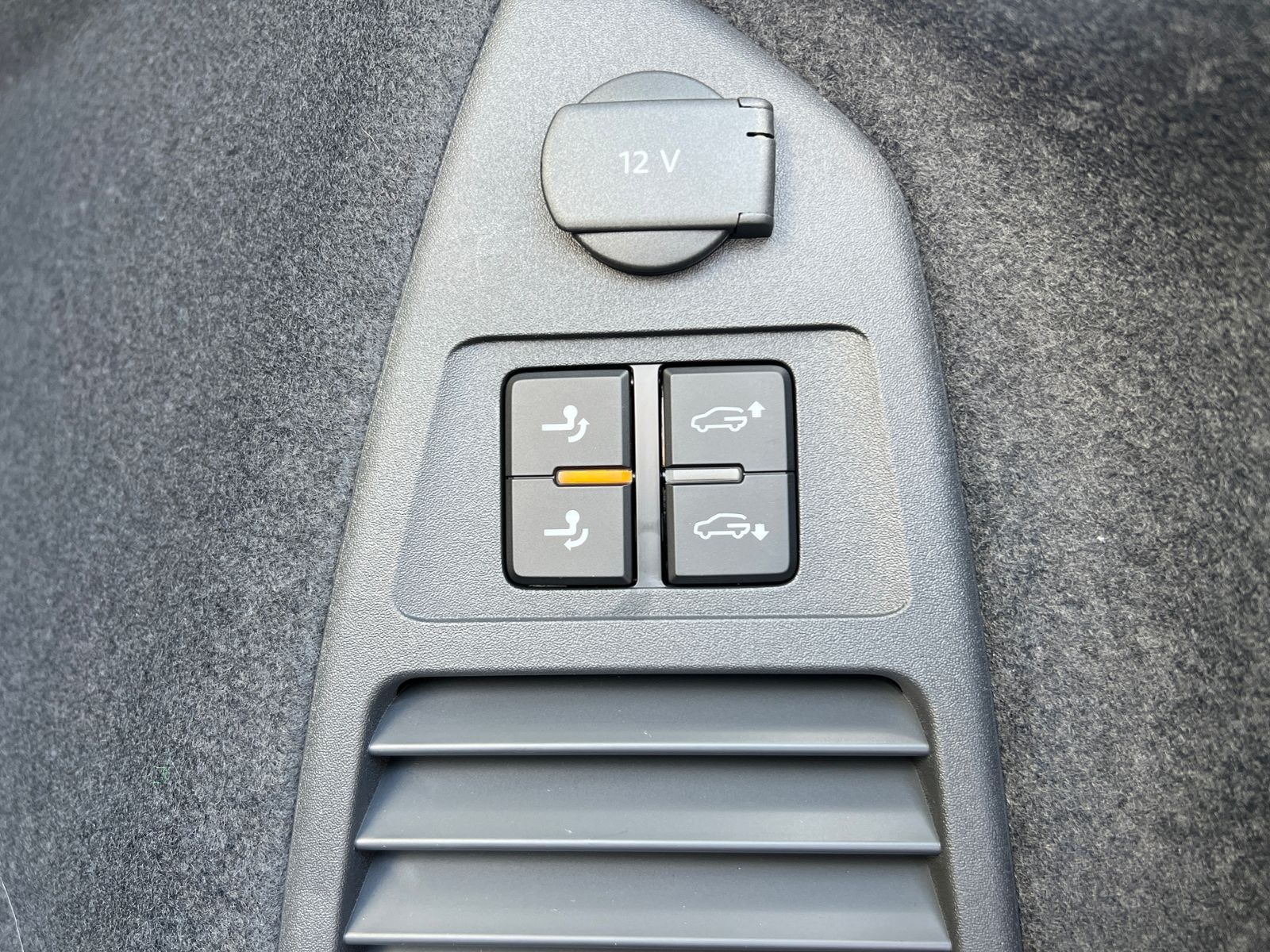 Fahrzeugabbildung Volkswagen Touareg R-Line FINAL EDITION V6 TDI SCR 4MOTION