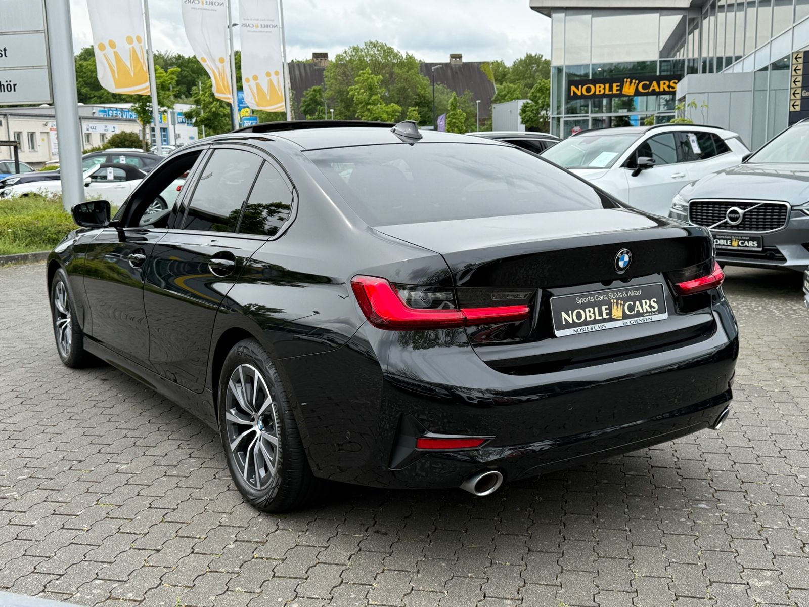Fahrzeugabbildung BMW 320i  Sport Line GSD ACC HUD LASER 360°