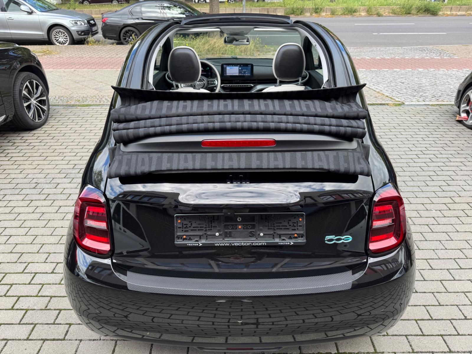Fiat 500e La Prima by Bocelli cabrio