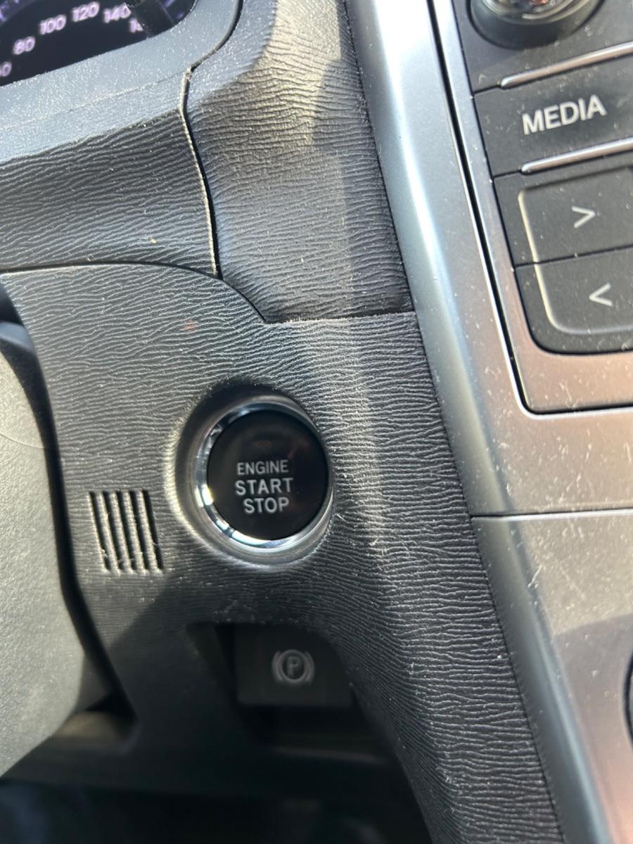 Toyota Avensis 2015 — photo 19