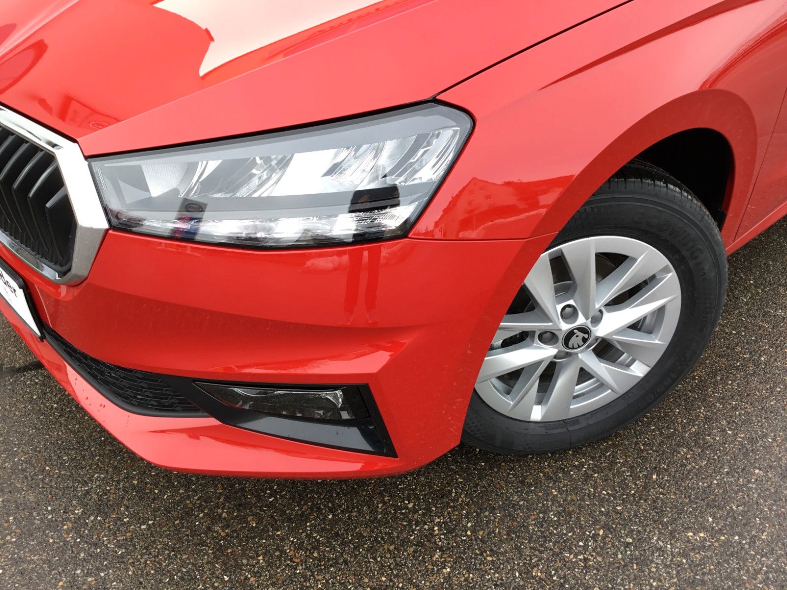 Fahrzeugabbildung SKODA Fabia 1.0l TSI DSG Selection+15"+LED+Sitzheizung