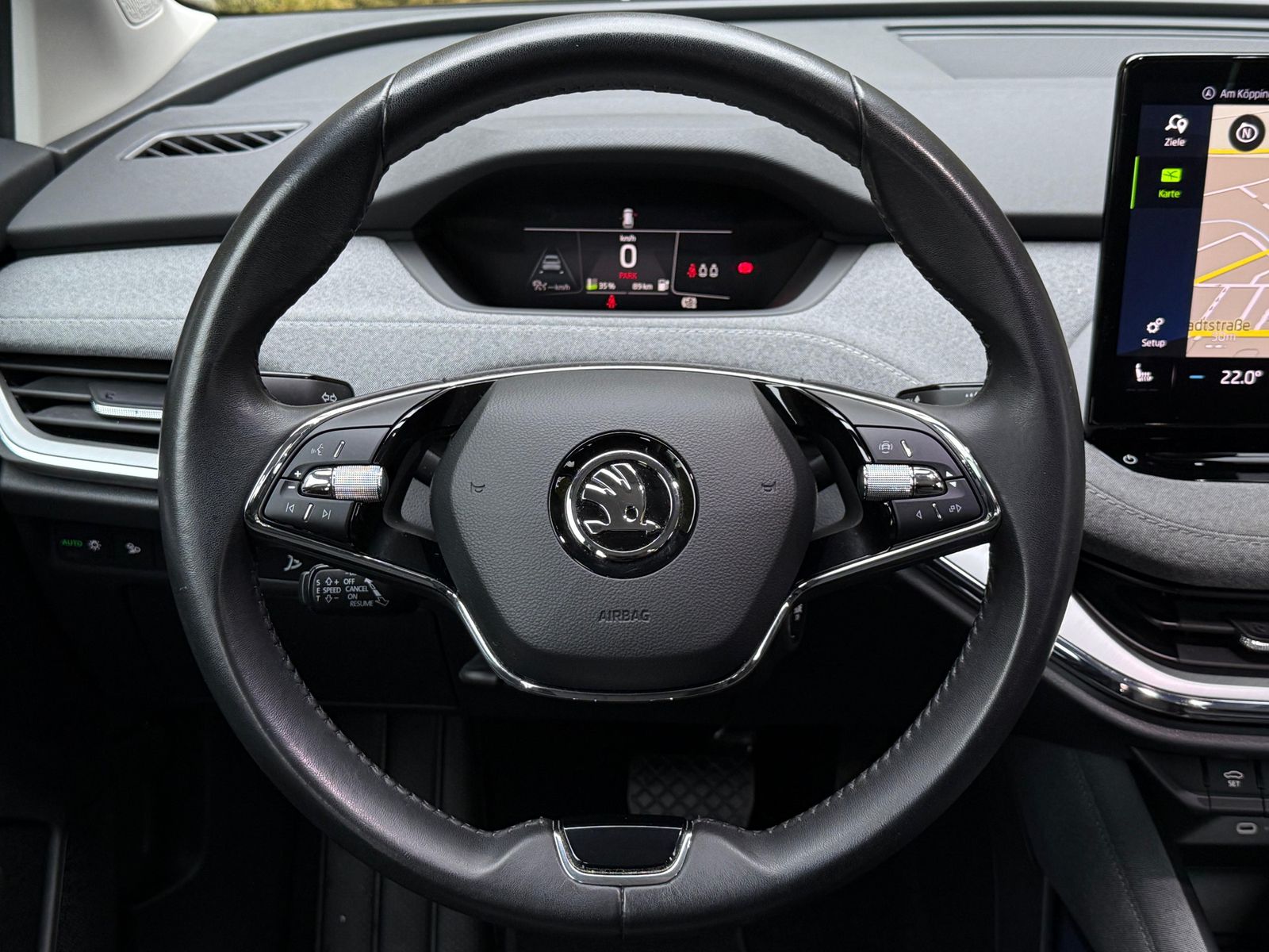 Fahrzeugabbildung SKODA Enyaq 60 Loft CCS+LED+NAV+SHZ+KAMERA+AHK+ACC+DAB