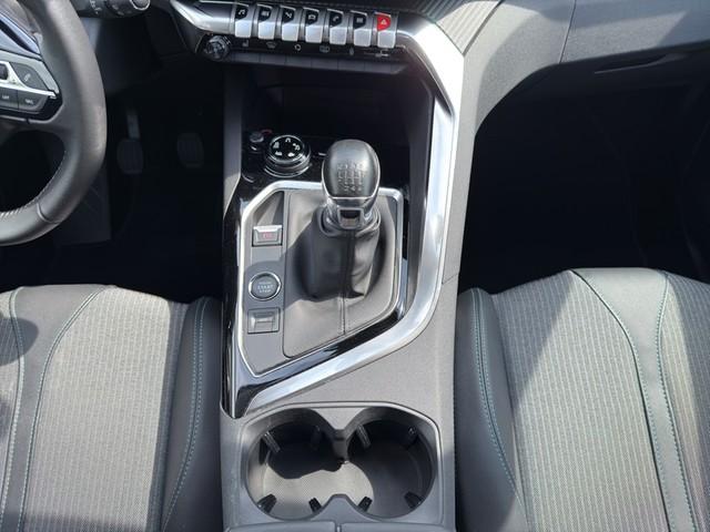 Peugeot 3008 Allure 1.2 PureTech 130 LED+NAVI+PDC+CAM+CA