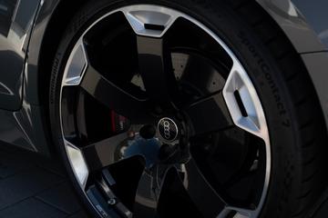 2025 AUDI RS6 — миниатюра 16