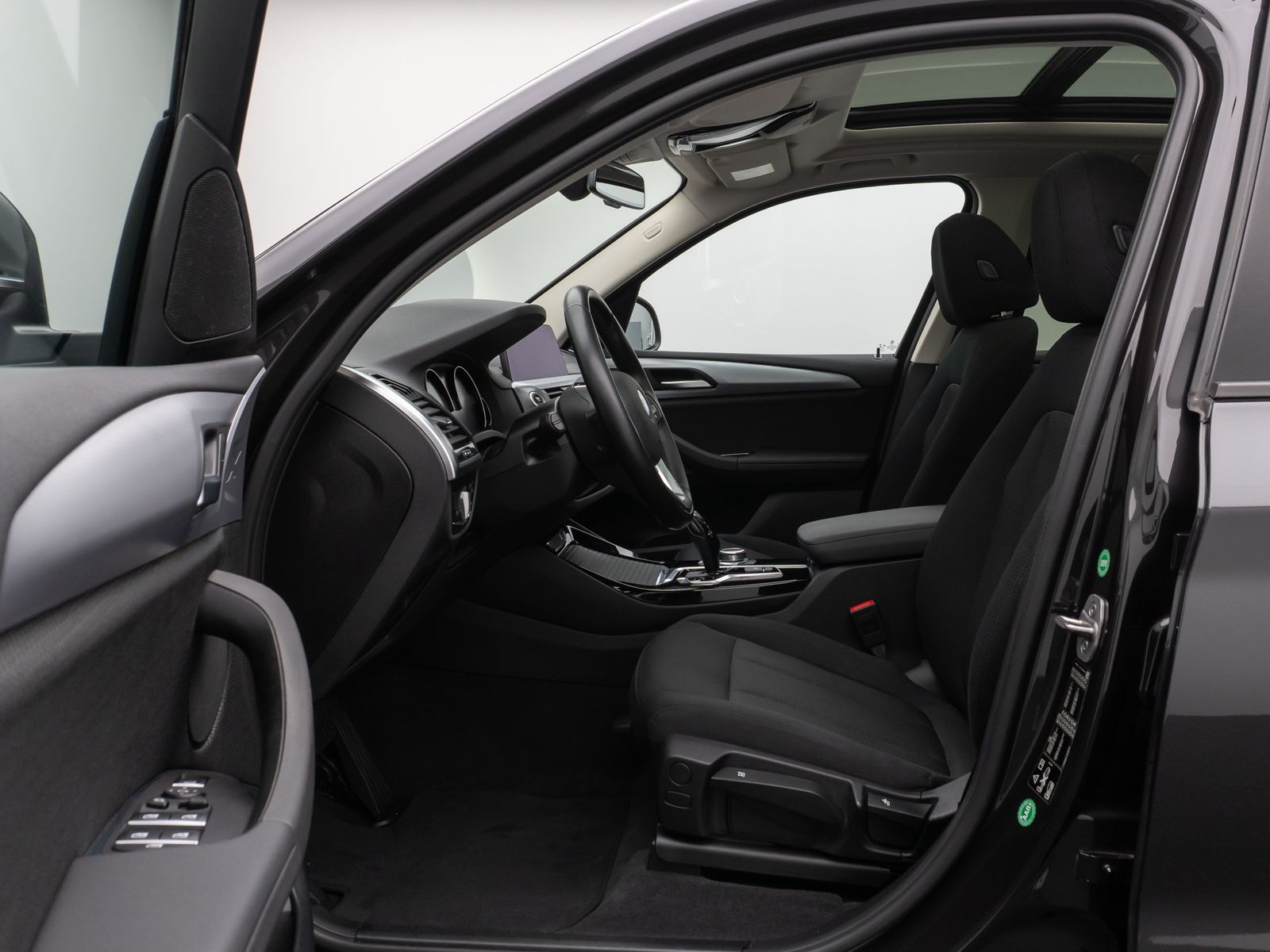Fahrzeugabbildung BMW X3 xD20d Panorama Kamera DAB HiFi AHK Alarm 19"