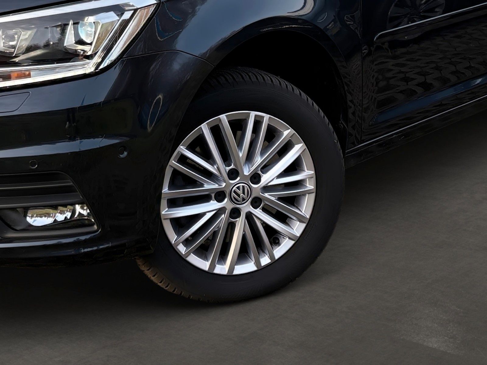 Fahrzeugabbildung Volkswagen Caddy PKW Comfortline BMT