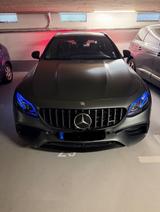 Mercedes-Benz E 63 S AMG MERCEDES*VOLL*CARBON*VERSICHERUNG*HUD - Mercedes-Benz E 63 AMG Gebrauchtwagen in Berlin