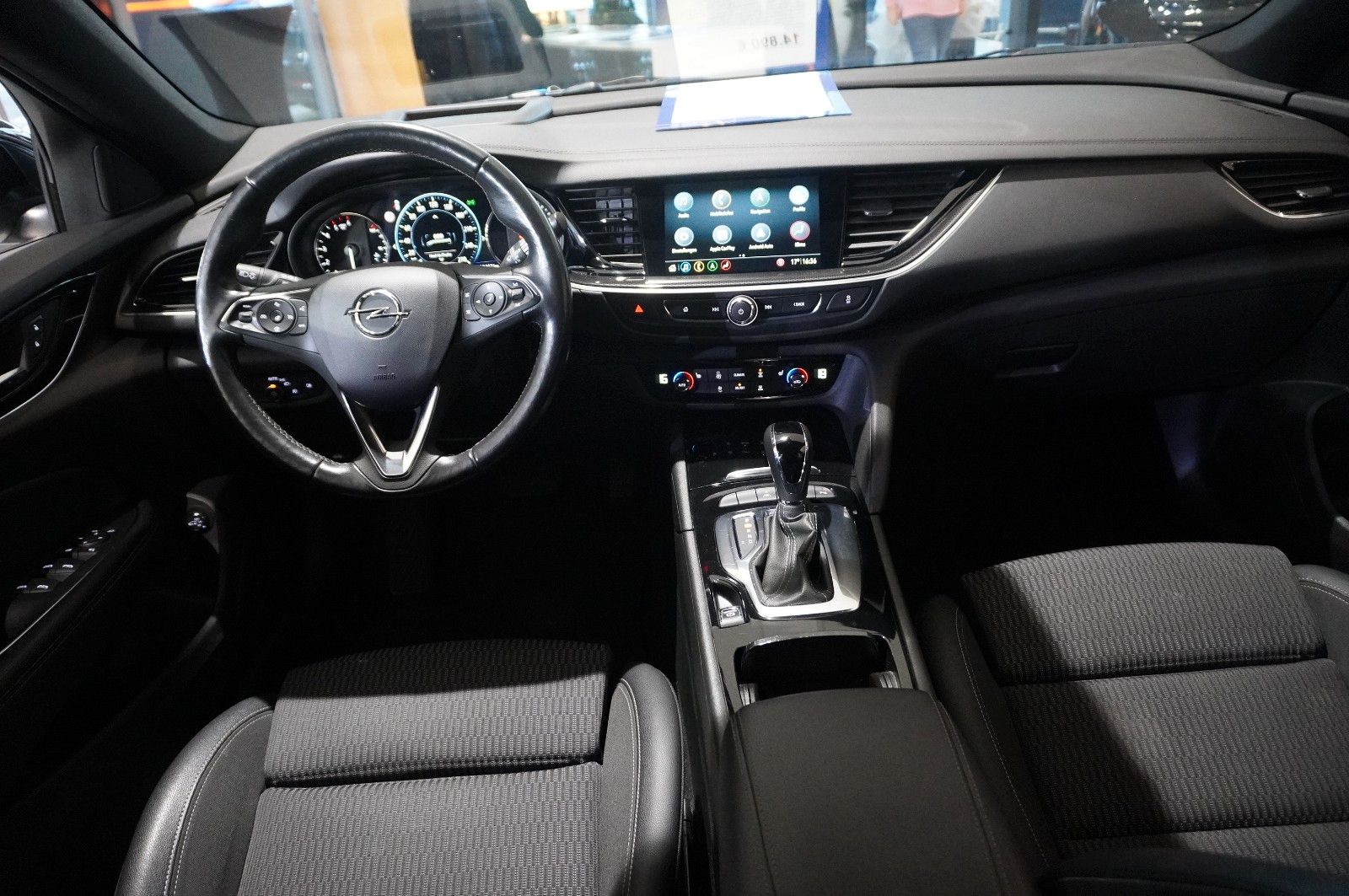 Fahrzeugabbildung Opel Insignia B ST 2.0D ELEGANCE NAVI/LED/KAMERA/HUD