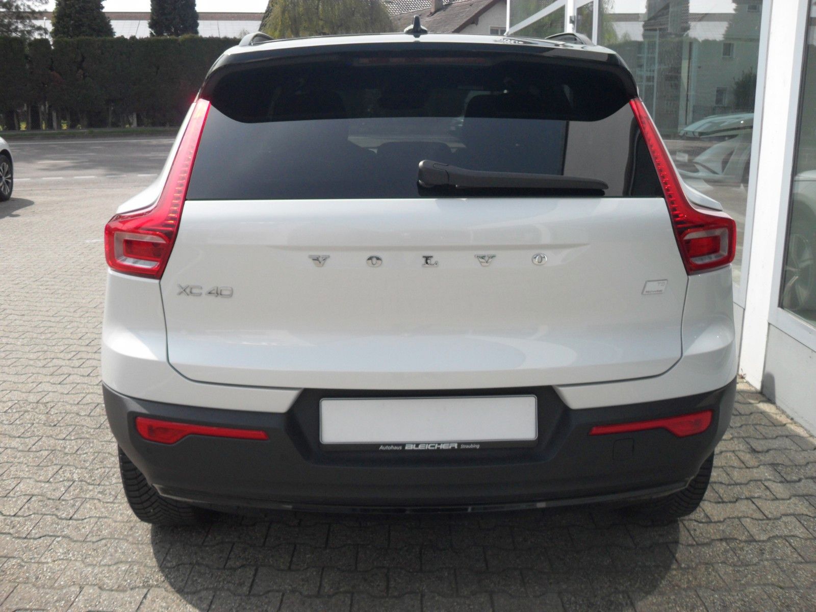 Fahrzeugabbildung Volvo XC 40 T5 R- Design Recharge Plug-In Hybrid