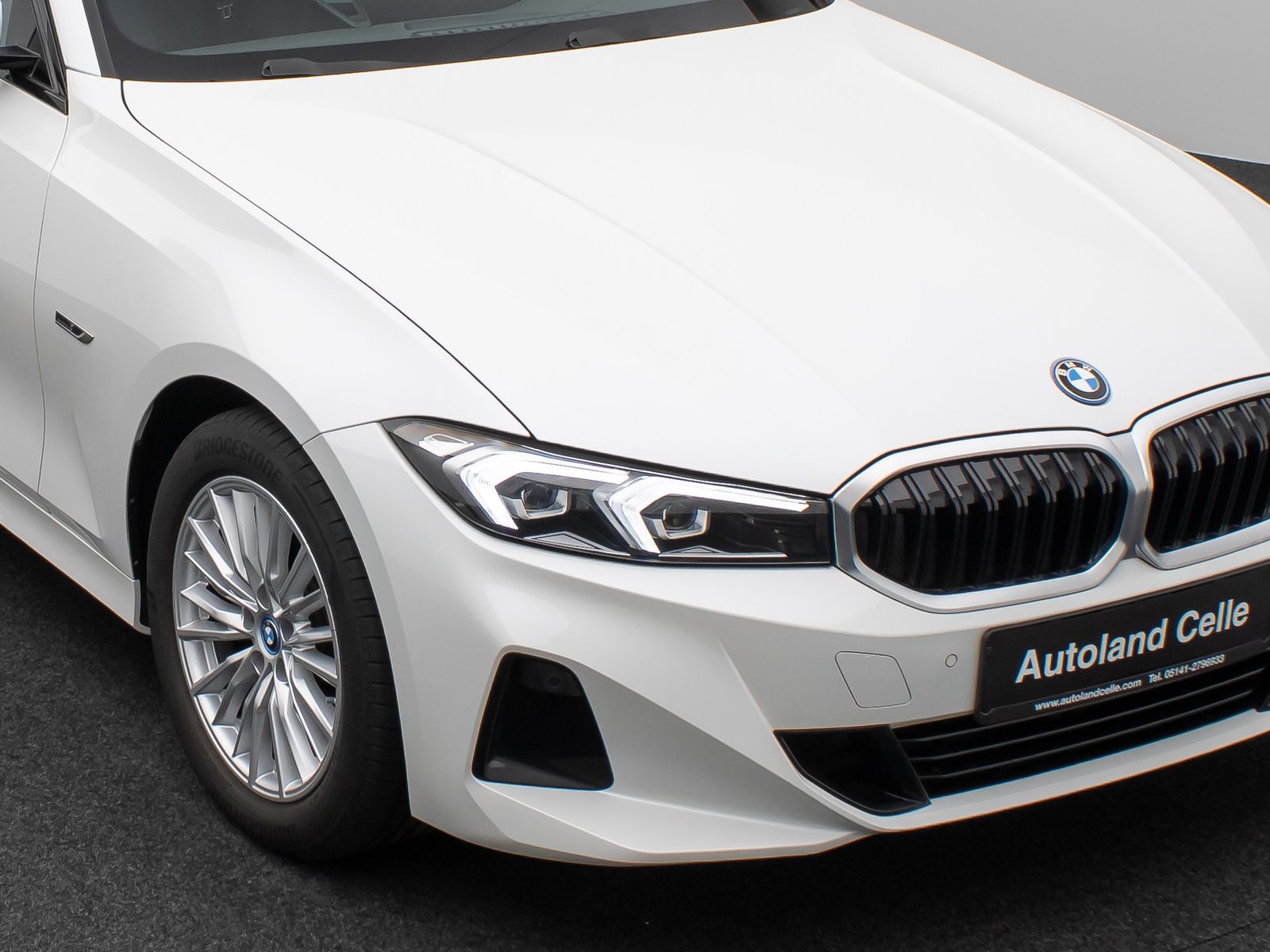 Fahrzeugabbildung BMW 320e DAB CockPitPlus PDC Geschwindigkeitsreg LED