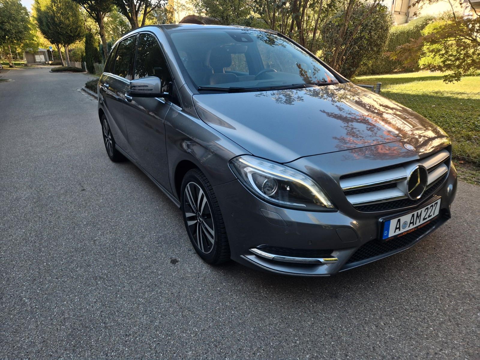 Mercedes-Benz B 200