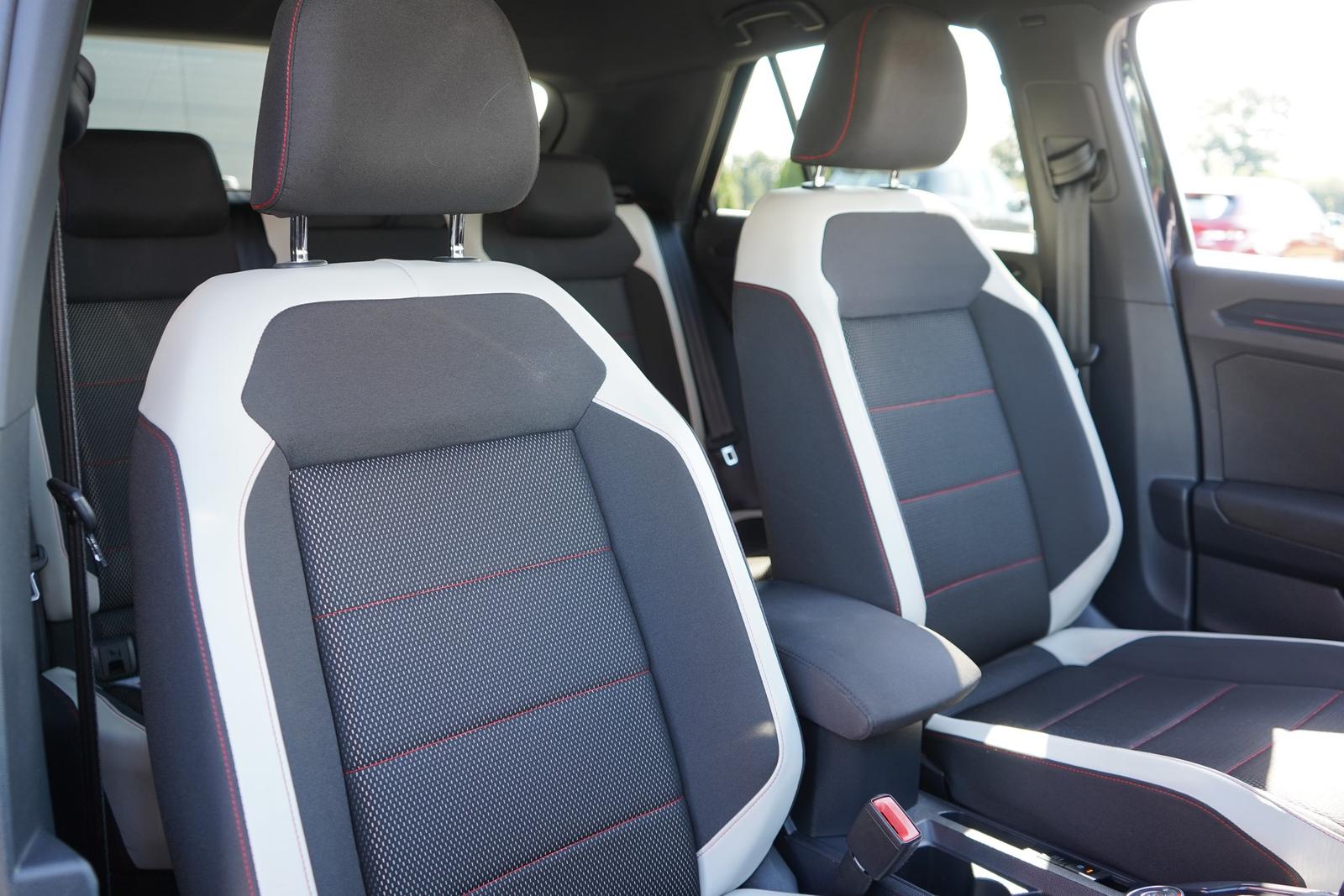 Volkswagen T-Roc 2.0 Sport 4Motion ACC Kamera AHK Teilleder