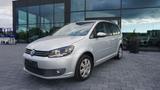 Volkswagen Touran NAVIGATION+7 SITZE+SITZHEIZUNG+PDC Comfor - VW Touran Gebrauchtwagen in Frankfurt