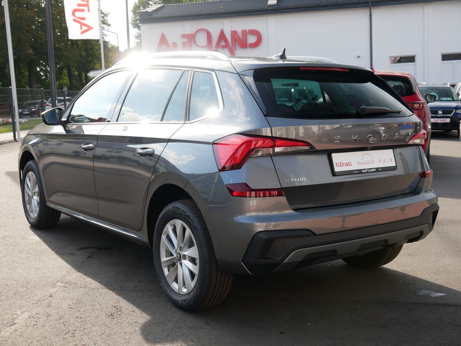 Skoda Kamiq 1.0 TSI DSG LED Kamera AHK Sitzheizung imagem 3
