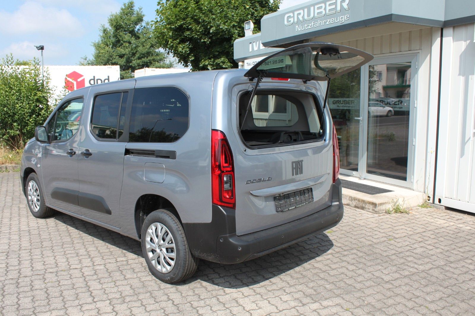 Fahrzeugabbildung Fiat Doblò Kombi 130PS Automatik 2x Schiebetür