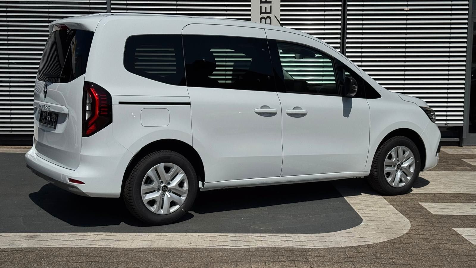 Fahrzeugabbildung Renault Kangoo III Equilibre TCe 100