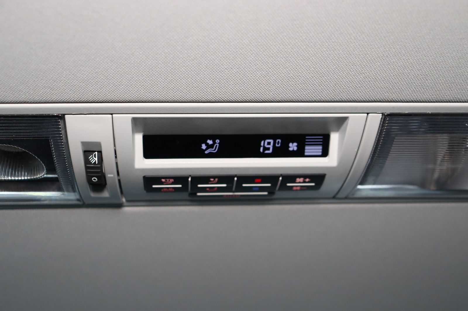 Fahrzeugabbildung Volkswagen T6 Multivan * Standhzg. * LED * AHK