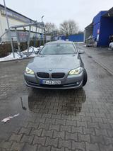 BMW 528i - - graue BMW 528