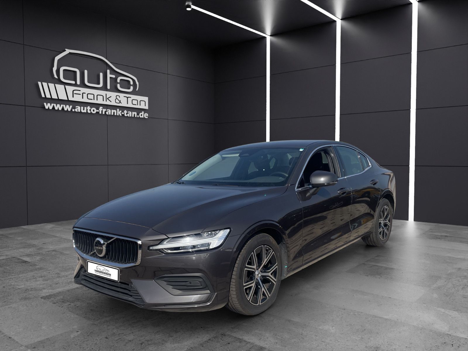 Fahrzeugabbildung Volvo S60 Lim. Plus Dark LED*CAM*Navi*Shzg