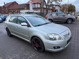 Toyota Avensis Combi Executive 1.8-l-VVT-i - Toyota Avensis aus 2007: Kombi