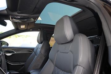 صورة مصغرة 29 لـ 2026 AUDI S8
