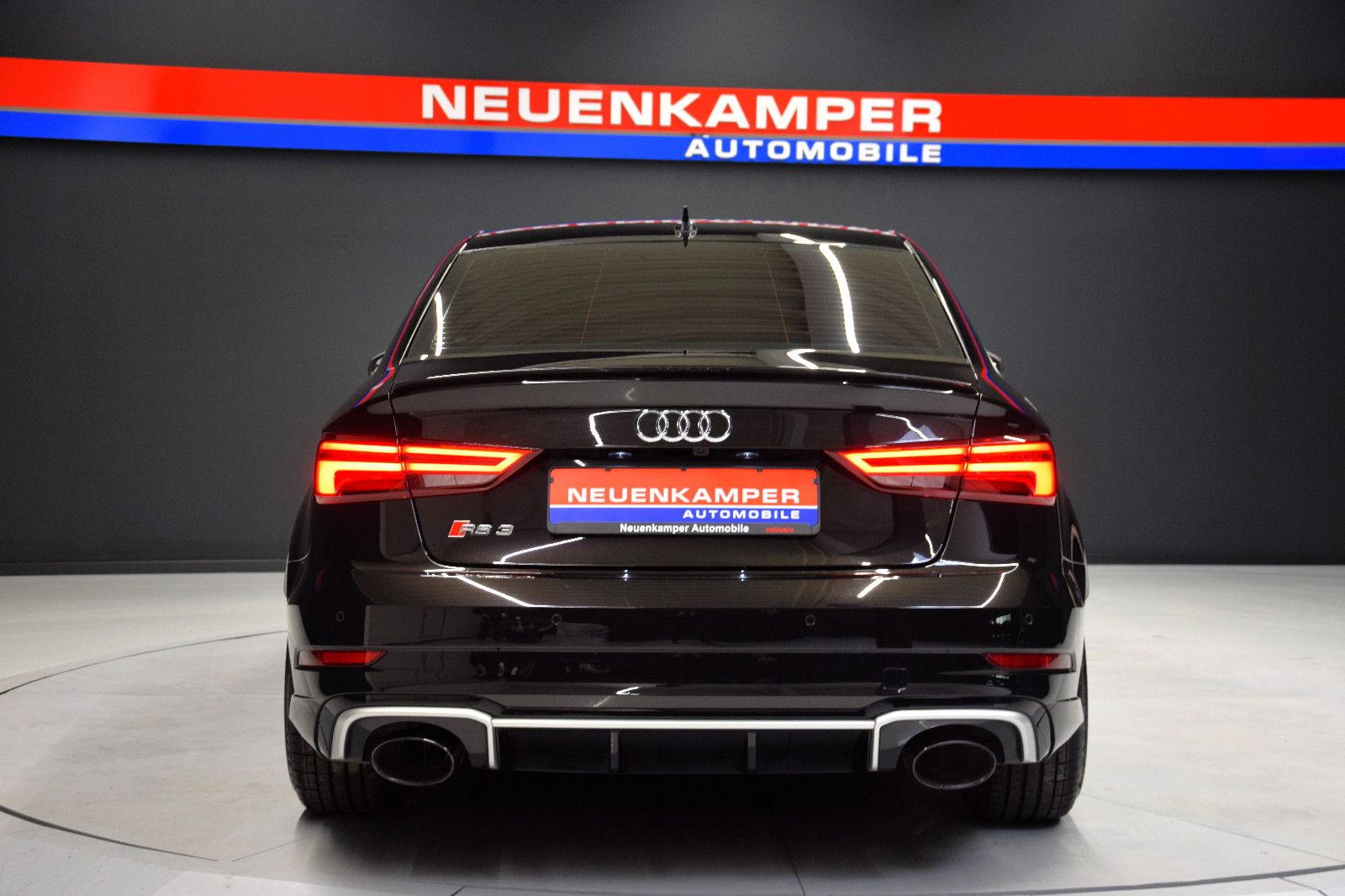 Fahrzeugabbildung Audi RS3 Lim. quattro ACC Virtual LED Kamera RS-Sitze