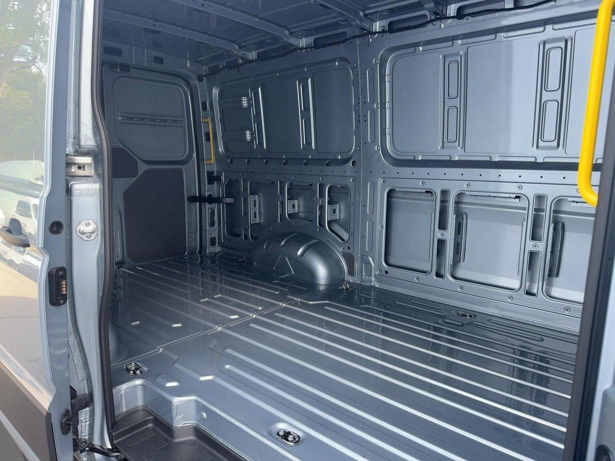 Volkswagen Crafter 35 Kasten Aut. ACC LED NAVI STHZ R-KAM