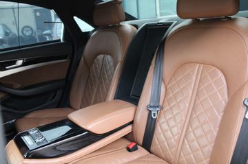 Audi A8 - 8