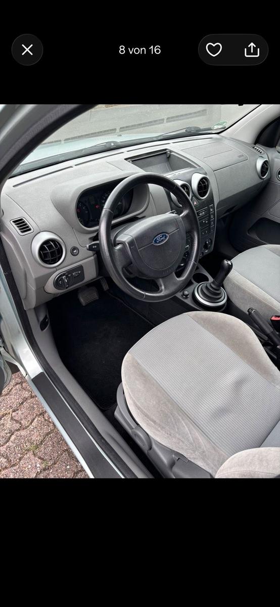 Ford Fusion 2004 — photo 7