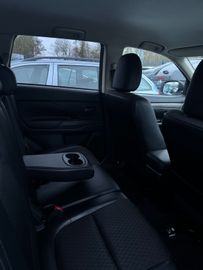 Mitsubishi Outlander - 6