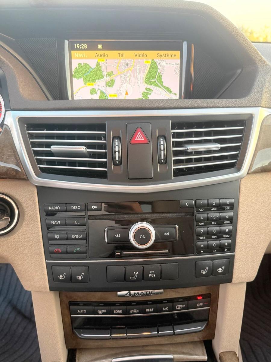 Mercedes-Benz E350 2010 — photo 12