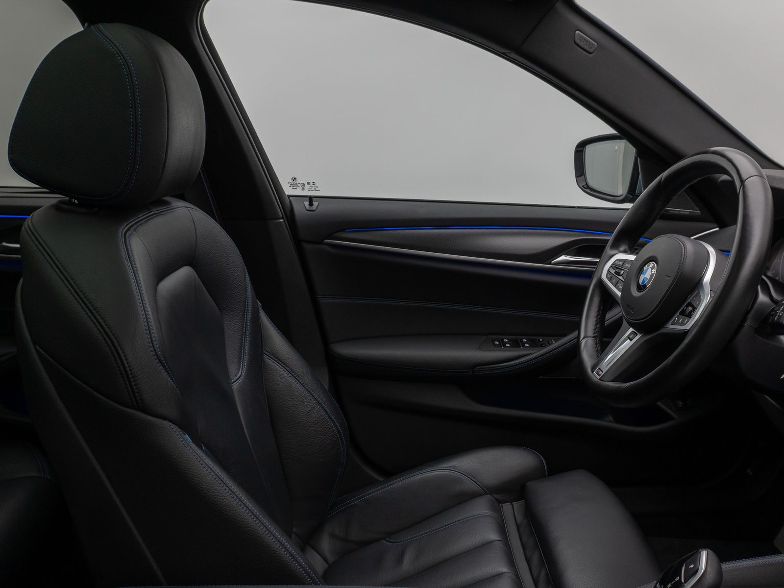 Fahrzeugabbildung BMW 540i xD M Sport Panorama DAB H/K DispKey 19Zoll