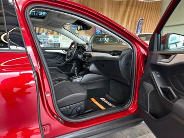 MYAUTOCENTER – Gebraucht- und Jahreswagen mit Werkstattservice in Pfaffenhofen Ford Focus Lim. *Pano*Kamera*AHK*LED*