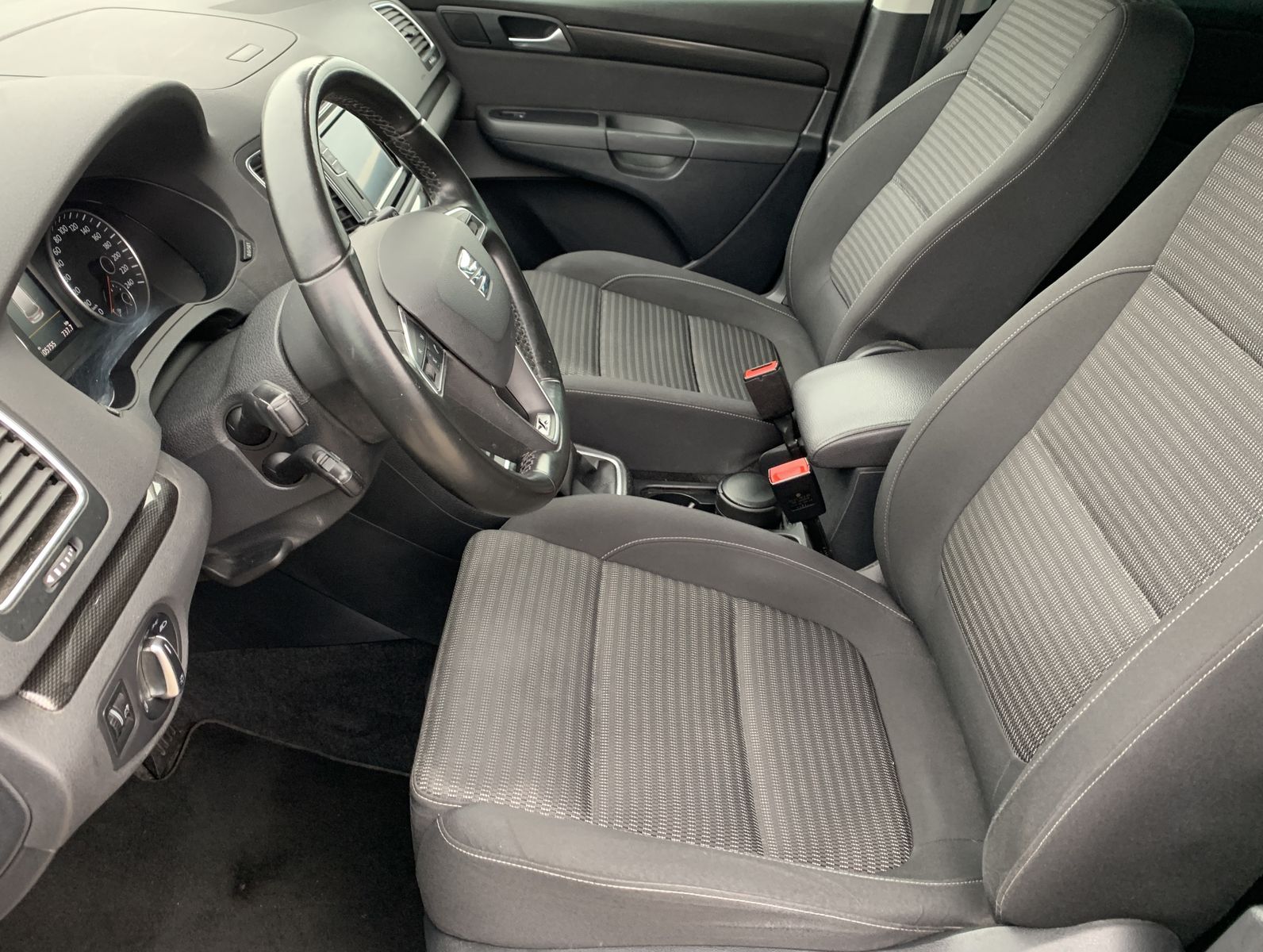 Fahrzeugabbildung SEAT Alhambra 2.0 TDI*Xcellence*AHK*LED*Cam*Navi*PDC*