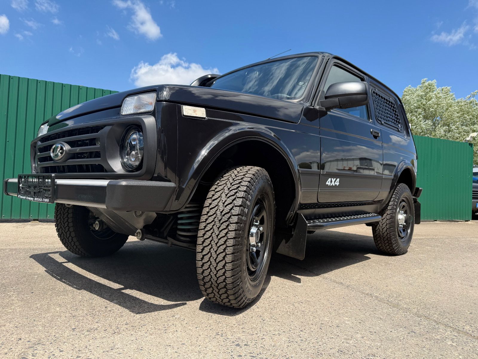 Fahrzeugabbildung Lada NIVA ! NEUE VIP-2-AUSST.! LEGEND "PREMIUM PLUS"!