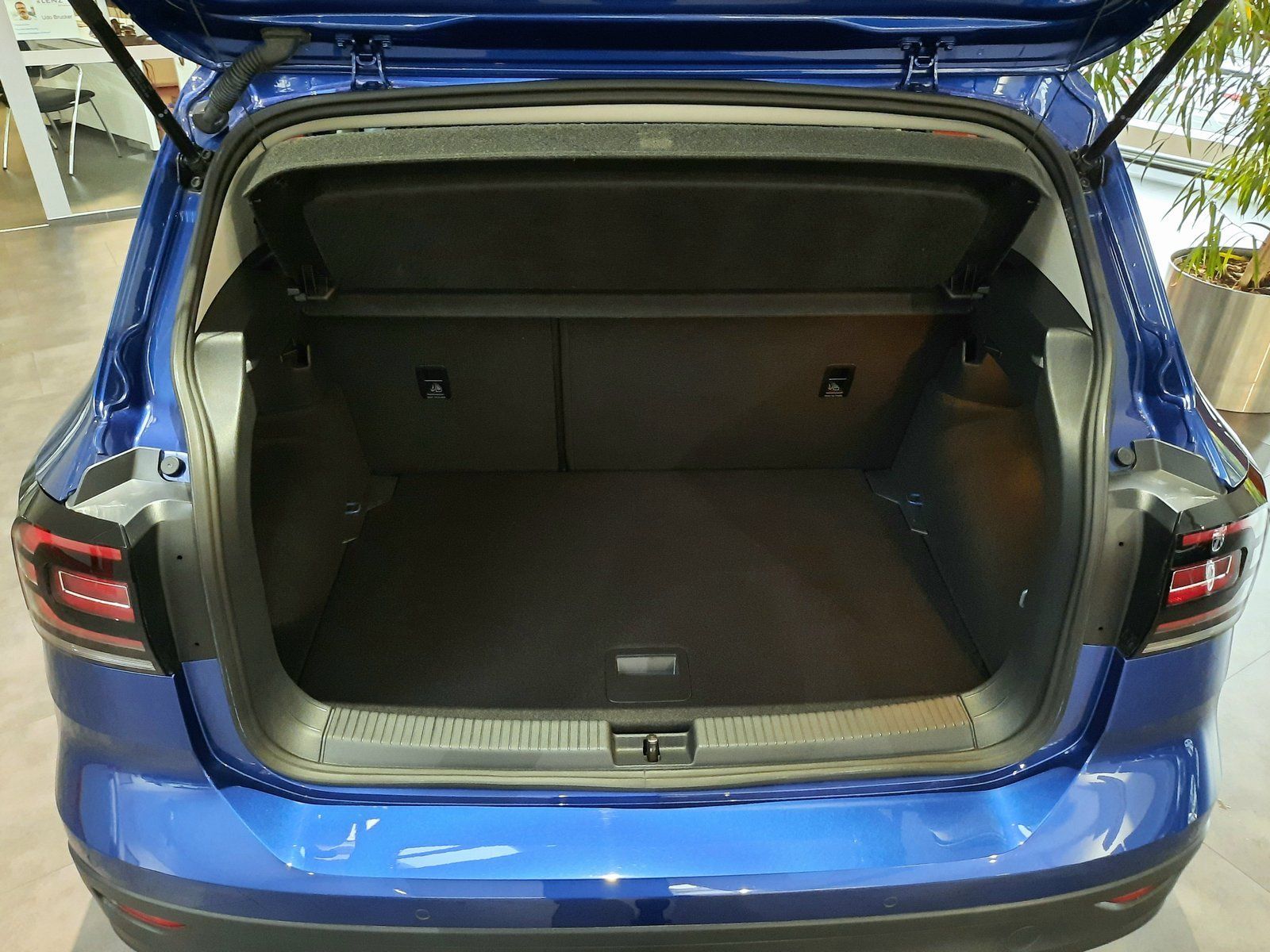 Fahrzeugabbildung Volkswagen T-Cross Life TSI *AHK*Cam*Sitzhzg*PDC*ACC*